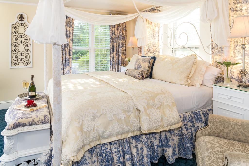 The Aerie Bed and Breakfast New Bern Buitenkant foto