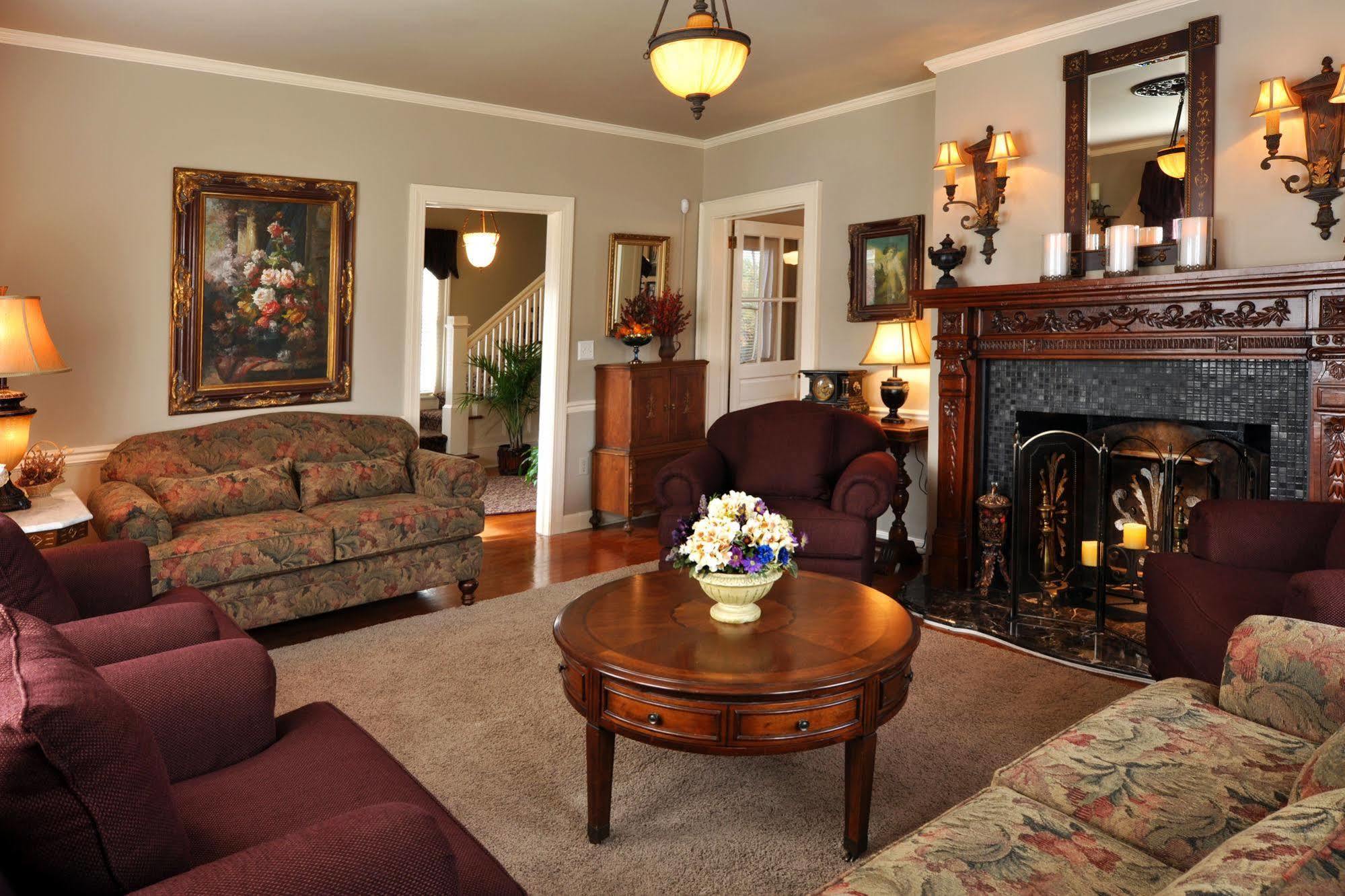 The Aerie Bed and Breakfast New Bern Buitenkant foto