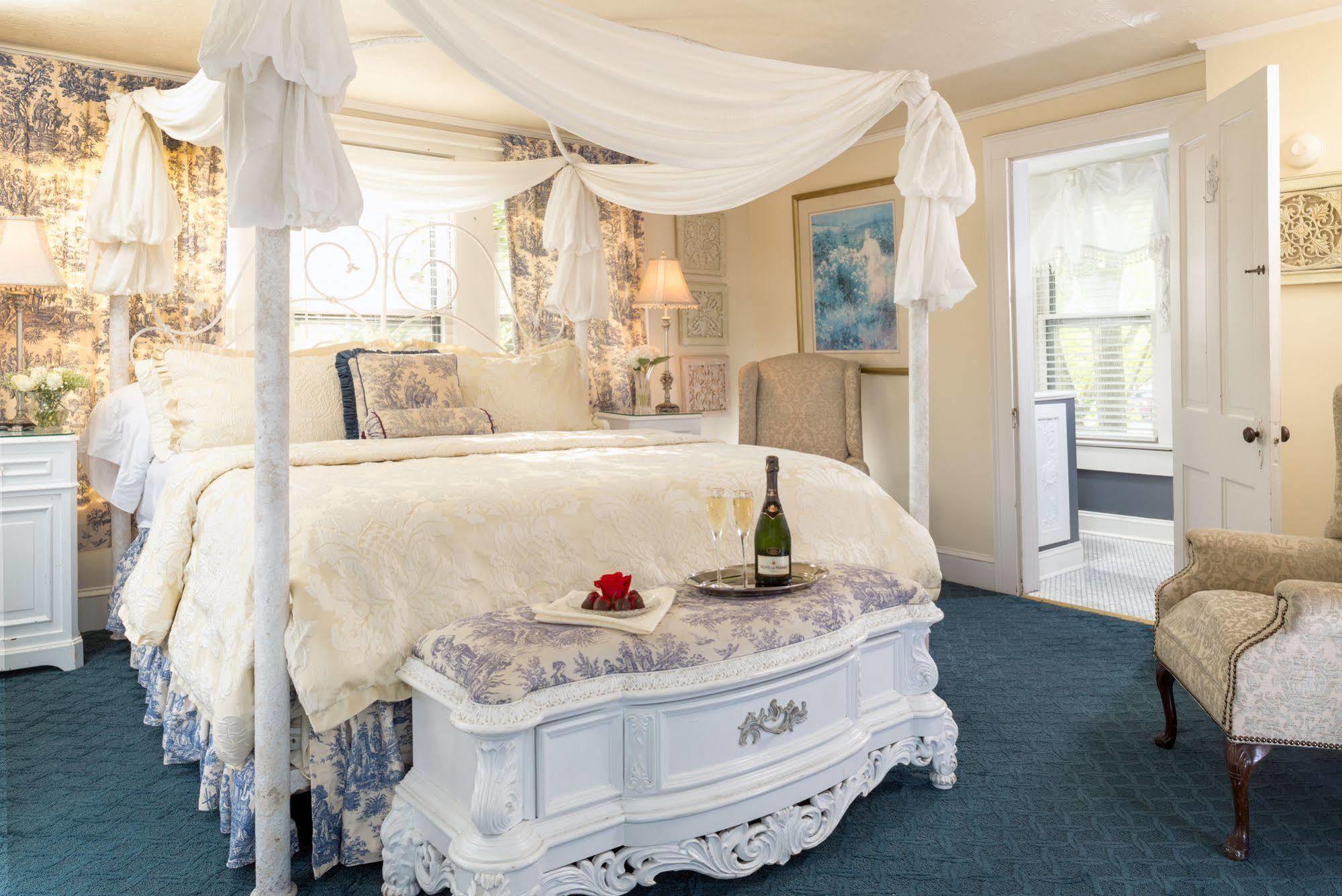 The Aerie Bed and Breakfast New Bern Buitenkant foto
