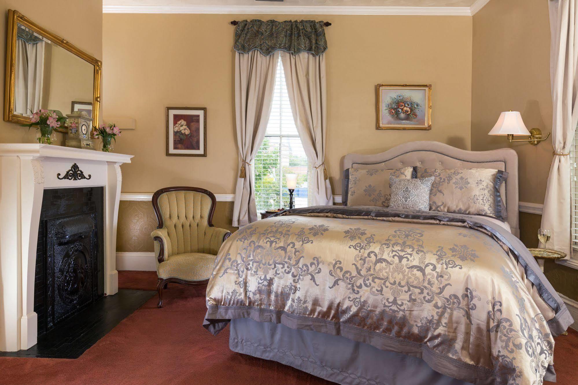 The Aerie Bed and Breakfast New Bern Buitenkant foto