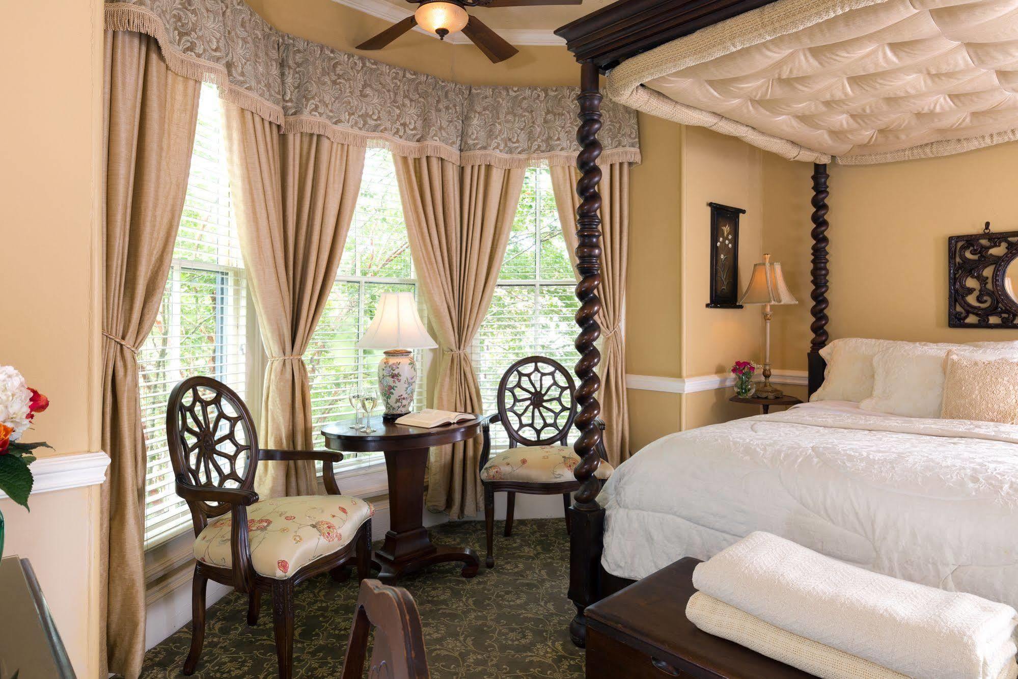 The Aerie Bed and Breakfast New Bern Buitenkant foto